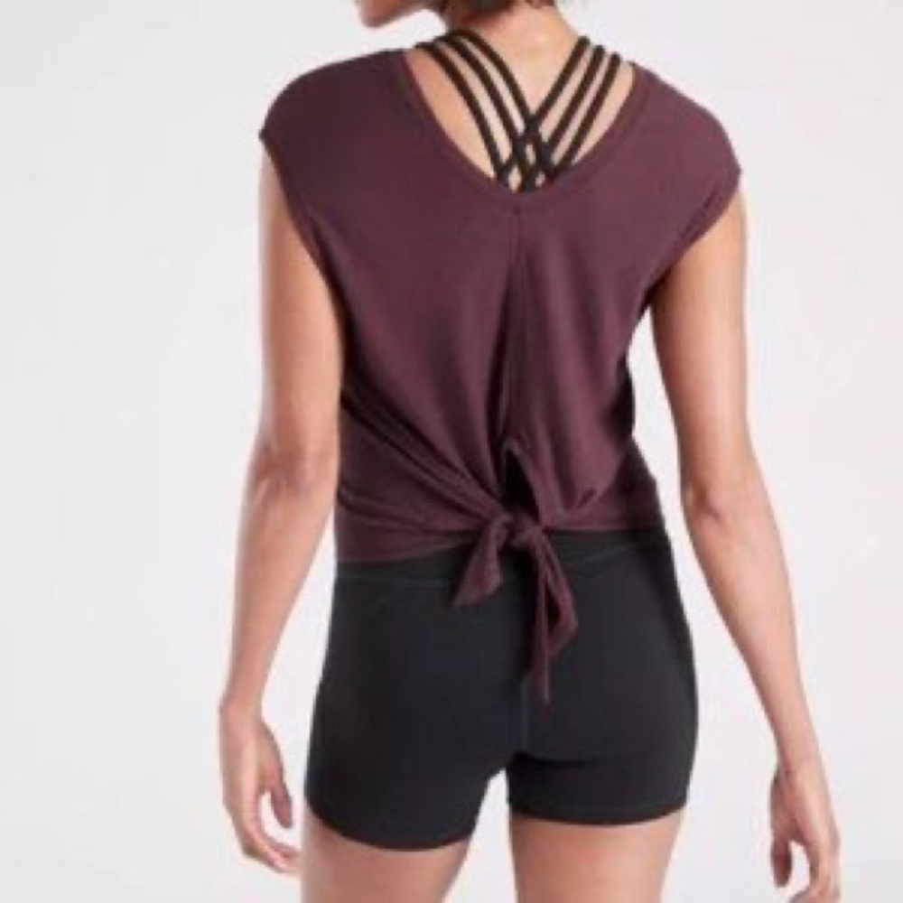 Athleta Nayarit Tank Tee V-neck and tie back size large burgundy